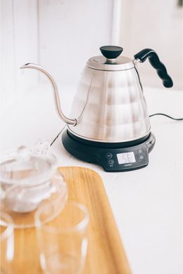 Электрический чайник Hario V60 Buono Power Kettle c регулировкой температуры