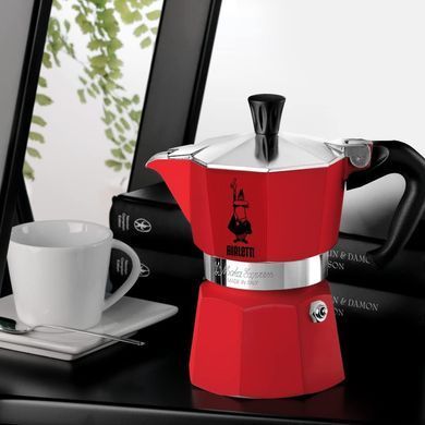 Гейзерна кавоварка Bialetti Moka Express на 1 чашу (60 мл) Червона
