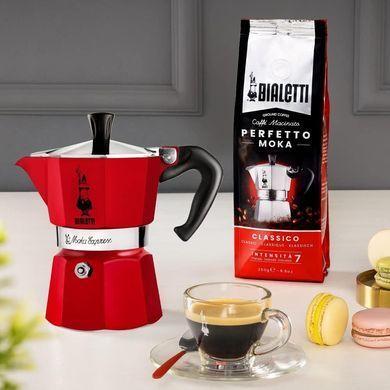 Гейзерна кавоварка Bialetti Moka Express на 1 чашу (60 мл) Червона