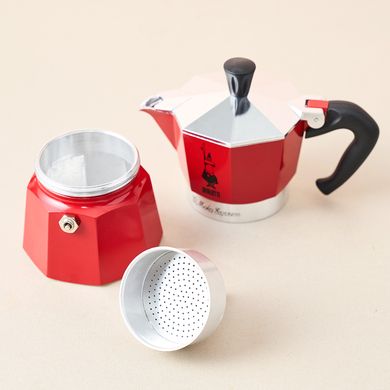 Гейзерная кофеварка Bialetti Moka Express на 3 чашки (130 мл) Красная