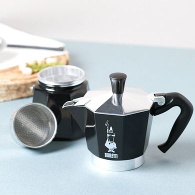 Гейзерная кофеварка Bialetti Moka Express на 6 чашки (270 мл) Черная