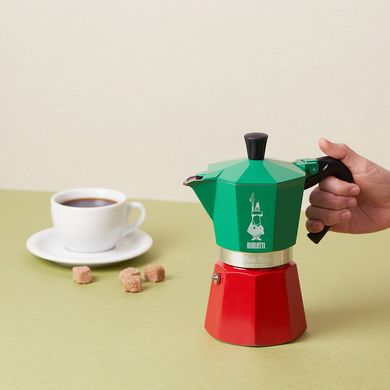 Гейзерная кофеварка Bialetti Moka Express Italia на 3 чашки цветная (130 мл)