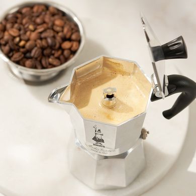 Гейзерная кофеварка Bialetti Moka Express на 1 чашку (60 мл)