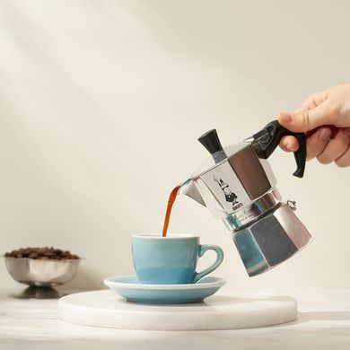 Гейзерная кофеварка Bialetti Moka Express на 2 чашки (90 мл)