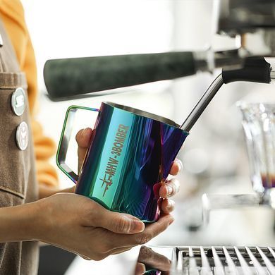 Пітчер MHW-3BOMBER 700 мл Multicolor 5.0