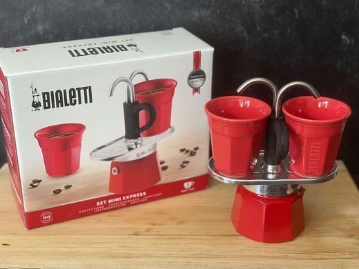 Гейзерная кофеварка Bialetti Mini Express 90 мл. + 2 чашки