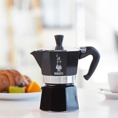 Гейзерна кавоварка Bialetti Moka Express на 3 чашки (130 мл) Чорна